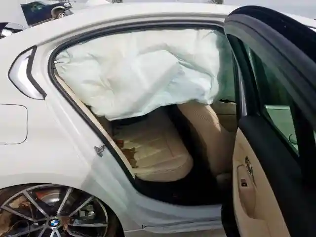 3MW5R1J5XK8A04221 2019 BMW 330I-5