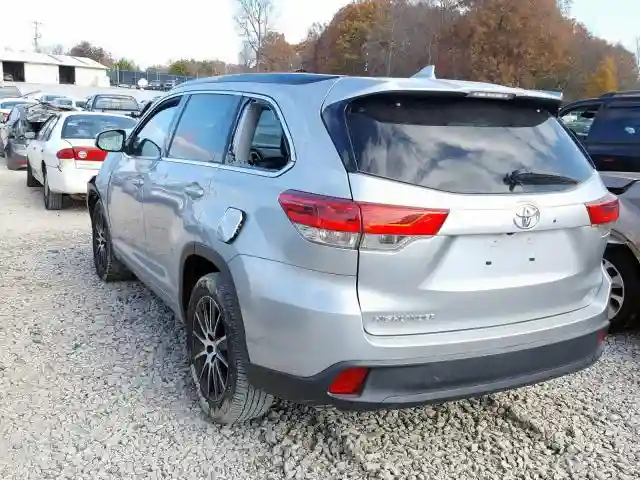 5TDKZRFH3HS212173 2017 TOYOTA HIGHLANDER SE-2