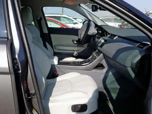 SALVP2RX0KH330831 2019 LAND ROVER RANGE ROVER EVOQUE SE-4