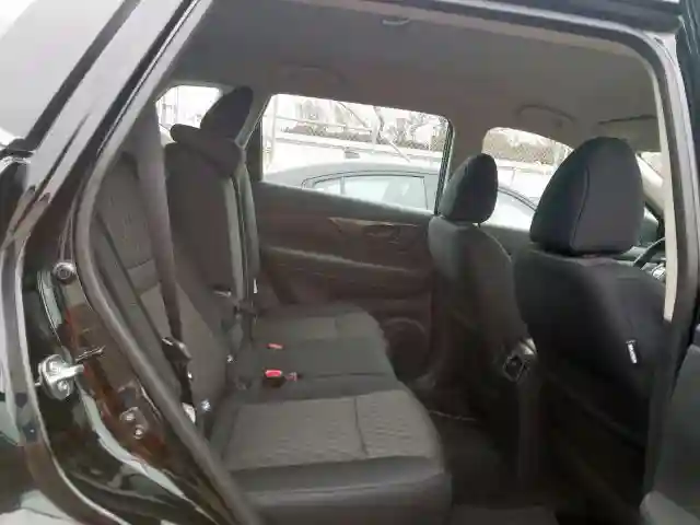 5N1AT2MVXKC742822 2019 NISSAN ROGUE S-5