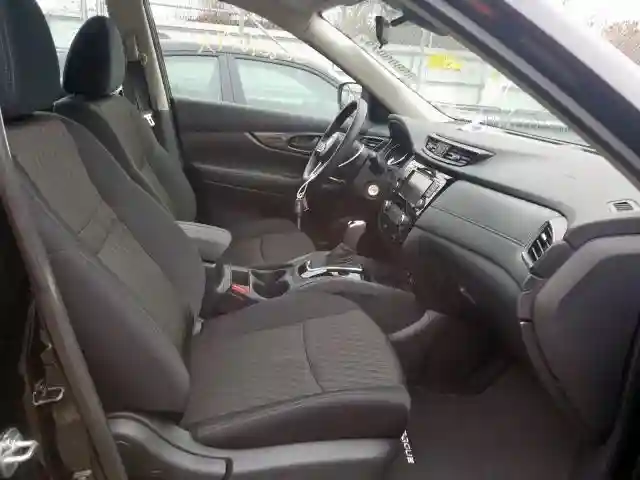 5N1AT2MVXKC742822 2019 NISSAN ROGUE S-4