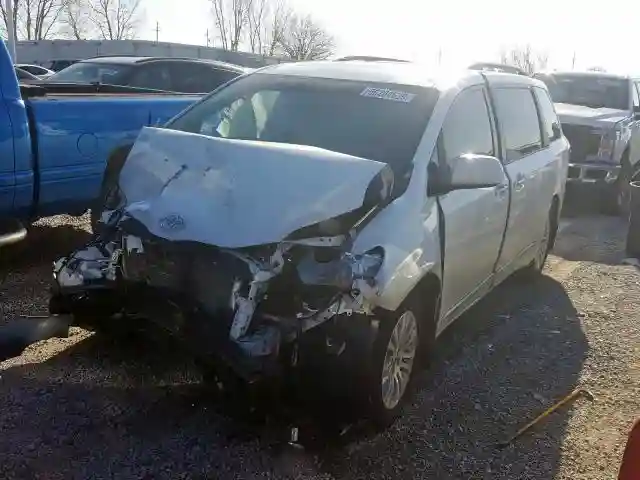 5TDYZ3DC0HS853098 2017 TOYOTA SIENNA XLE-1