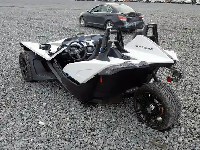 57XAASFAXK8131820 2019 POLARIS SLINGSHOT-2