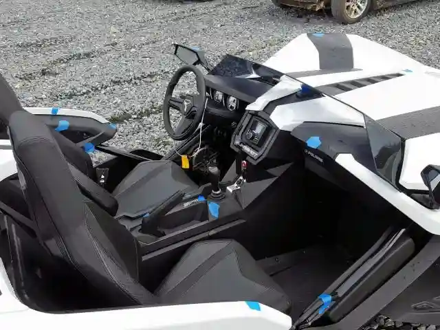 57XAASFAXK8131820 2019 POLARIS SLINGSHOT-5