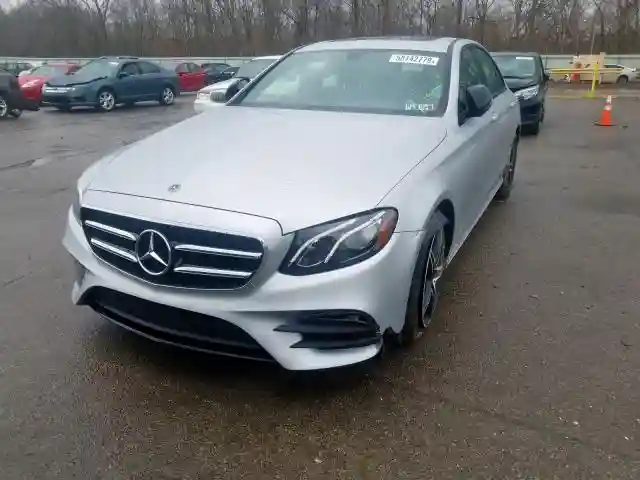 WDDZF4KB4KA585972 2019 MERCEDES-BENZ E 300 4MATIC-1