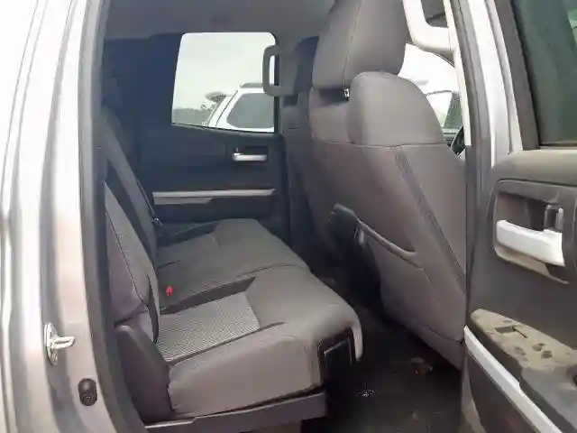 5TFRM5F13HX122542 2017 TOYOTA TUNDRA DOUBLE CAB SR/SR5-5