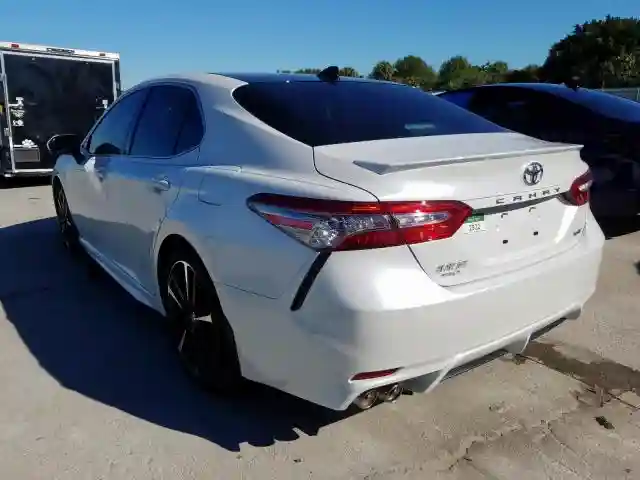 4T1B61HK8KU777889 2019 TOYOTA CAMRY XSE-2