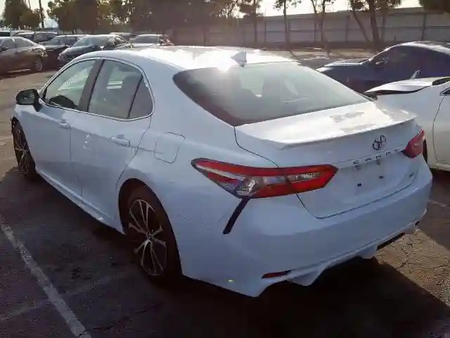 4T1B11HKXKU184971 2019 TOYOTA CAMRY L-2