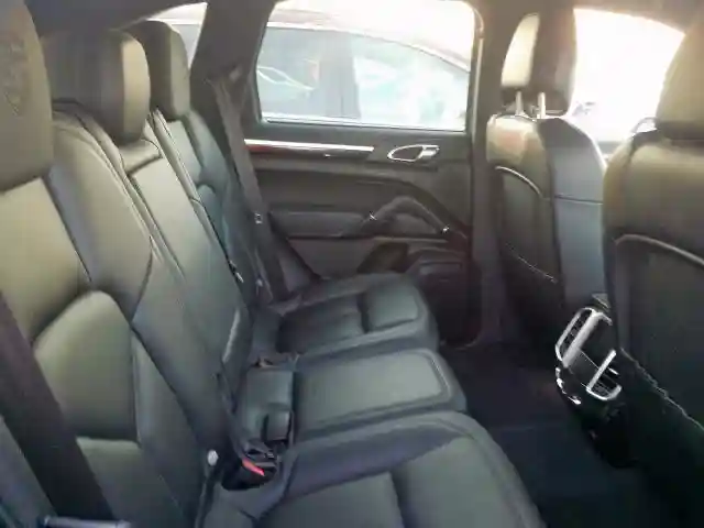 WP1AE2A29HLA70851 2017 PORSCHE CAYENNE SE HYBRID PLATINUM-5