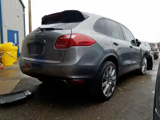 WP1AE2A2XDLA14654 2013 PORSCHE CAYENNE S HYBRID-3