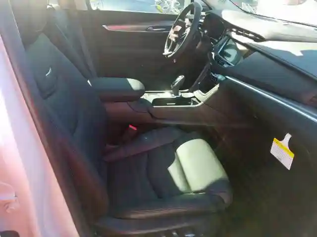 1GYKNCRS8KZ197167 2019 CADILLAC XT5 LUXURY-4