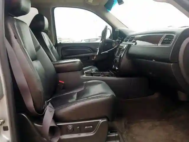 1GKS2EEF6BR209033 2011 GMC YUKON DENALI-4