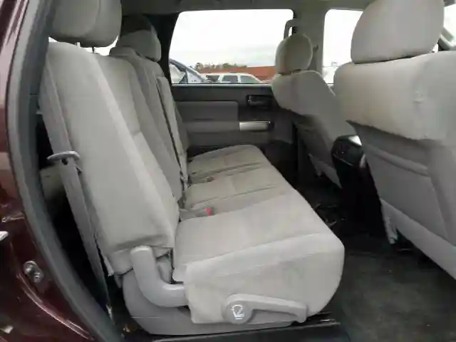5TDBY5G11JS158519 2018 TOYOTA SEQUOIA SR5-5