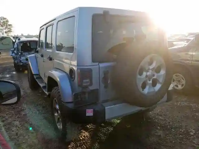 1C4BJWEG9FL681734 2015 JEEP WRANGLER UNLIMITED SAHARA-2