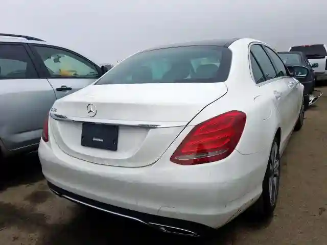 WDDWF4JB8JR416428 2018 MERCEDES-BENZ C 300-3