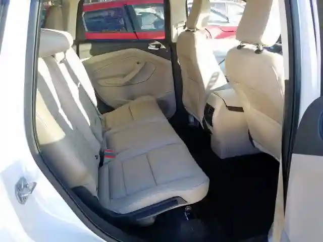 1FMCU9HD8JUB10796 2018 FORD ESCAPE SEL-5