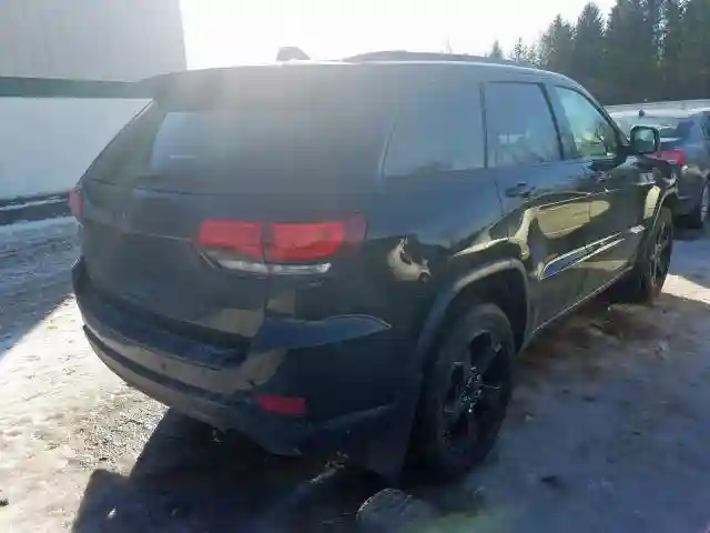 1C4RJFAG4JC488498 2018 JEEP GRAND CHEROKEE LAREDO-3