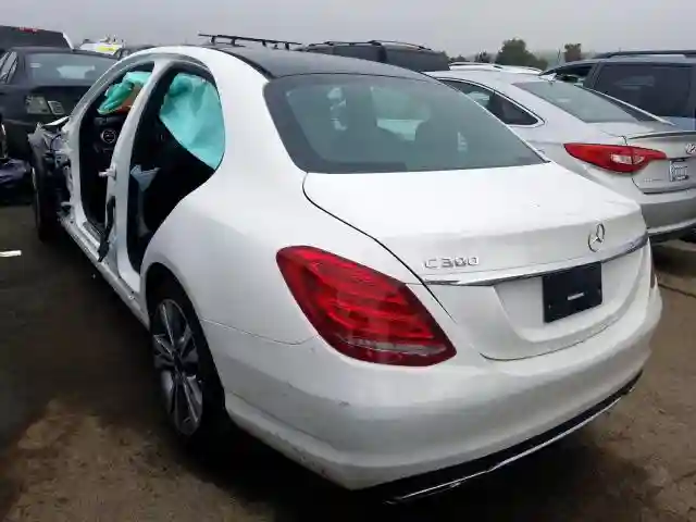 WDDWF4JB8JR416428 2018 MERCEDES-BENZ C 300-2
