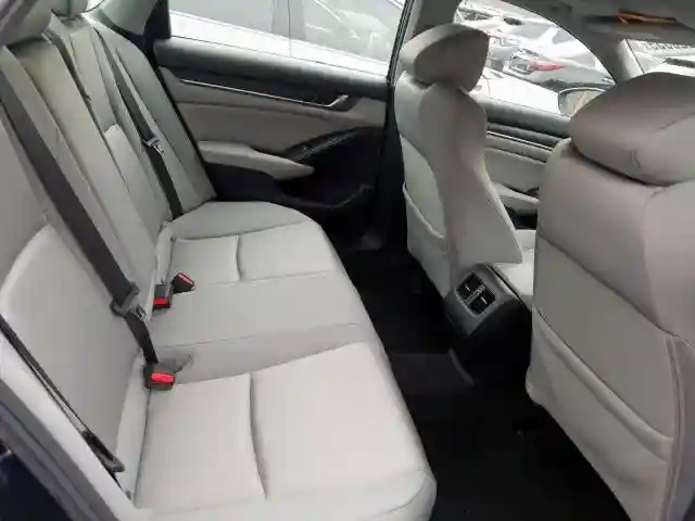 1HGCV1F4XJA050612 2018 HONDA ACCORD EX-5