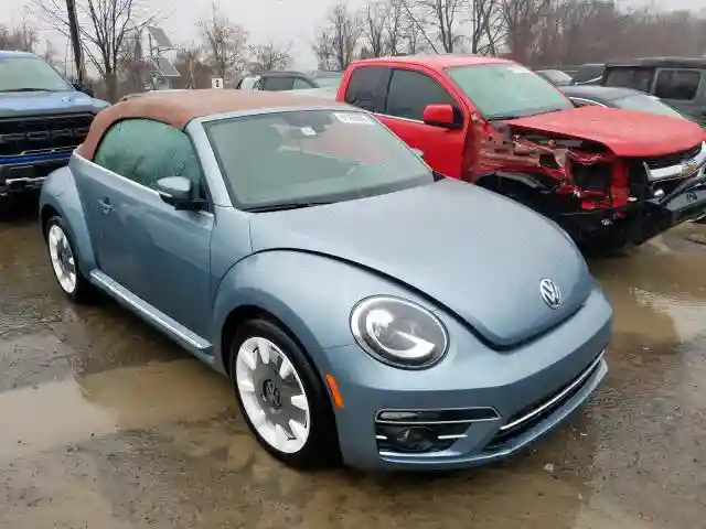3VW5DAAT3KM506251 2019 VOLKSWAGEN BEETLE S-0