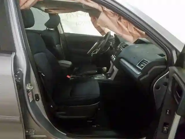 JF2SJAGC1JH507831 2018 SUBARU FORESTER 2.5I PREMIUM-4