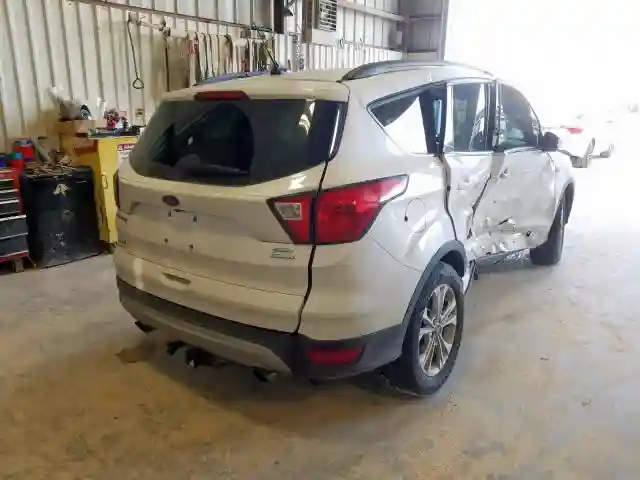 1FMCU0HD8KUA79014 2019 FORD ESCAPE SEL-3