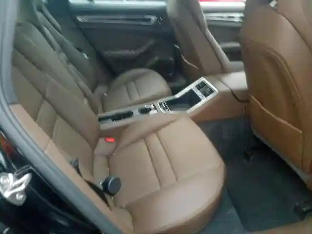 WP0AB2A77JL199182 2018 PORSCHE PANAMERA 4S-5