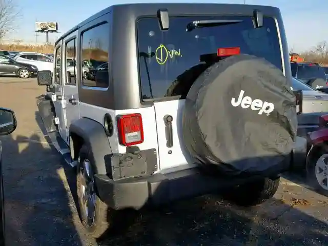 1C4HJWDG0JL927719 2018 JEEP WRANGLER UNLIMITED SPORT-2