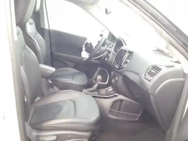 3C4NJCCB4JT411195 2018 JEEP COMPASS LIMITED-4