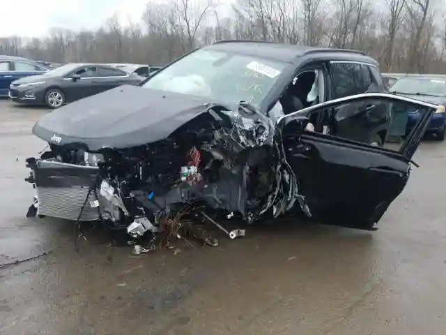 3C4NJDBB5KT828981 2019 JEEP COMPASS LATITUDE-1