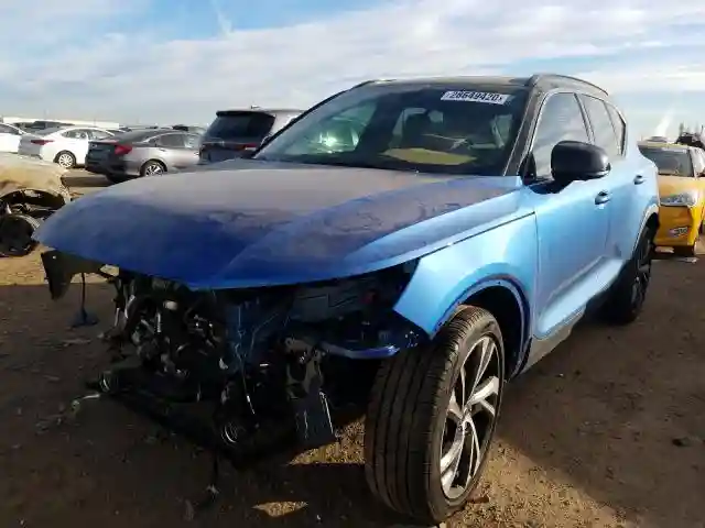 YV4162UM2K2111097 2019 VOLVO XC40 T5 R-DESIGN-1
