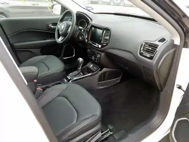 3C4NJCCB5LT107960 2020 JEEP COMPASS LIMITED-4