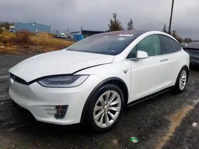 5YJXCAE27GF004242 2016 TESLA MODEL X-1