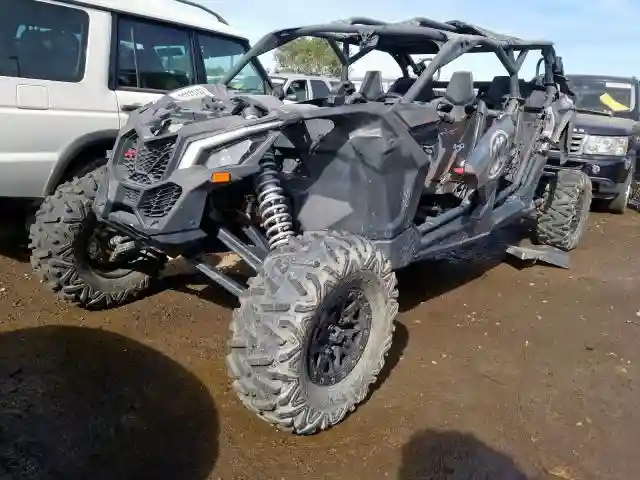 3JBVNAW45JK000385 2018 CAN-AM MAVERICK X3 MAX X RS TURBO R-1