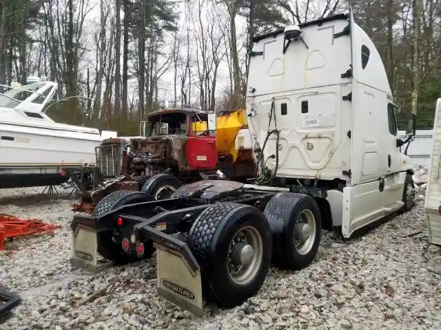 1FUJGLD52ELFP1823 2014 FREIGHTLINER CASCADIA 125-3