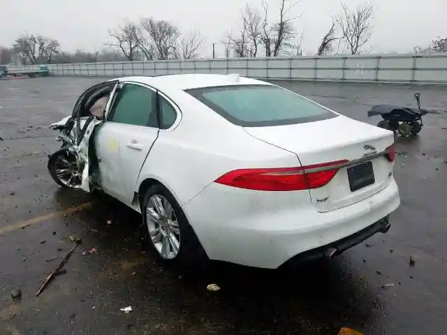 SAJBJ4BV5GCY18310 2016 JAGUAR XF PREMIUM-2