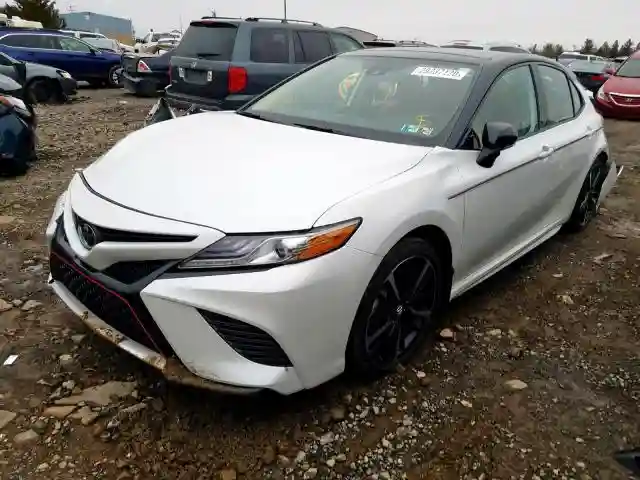 4T1B61HK8KU268644 2019 TOYOTA CAMRY XSE-1