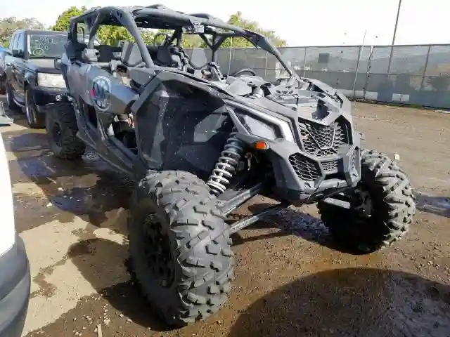 3JBVNAW45JK000385 2018 CAN-AM MAVERICK X3 MAX X RS TURBO R-0