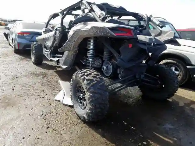 3JBVNAW45JK000385 2018 CAN-AM MAVERICK X3 MAX X RS TURBO R-2