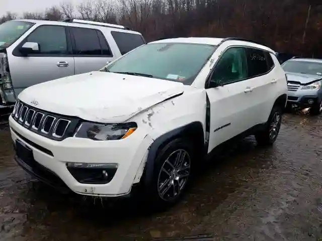 3C4NJDBB5JT436372 2018 JEEP COMPASS LATITUDE-1