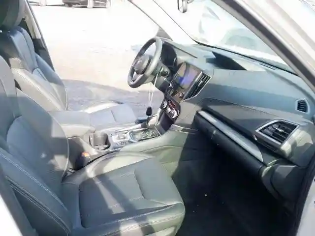 JF2SKASC9KH567054 2019 SUBARU FORESTER LIMITED-4