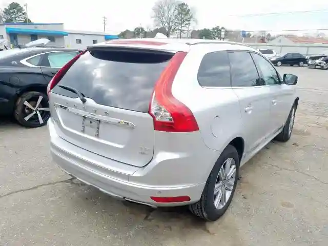YV440MRU9H2001448 2017 VOLVO XC60 T5 INSCRIPTION-3