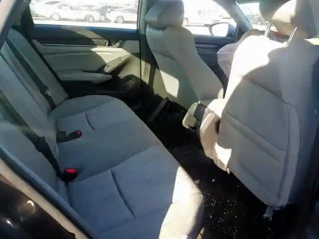 1HGCV1F19KA028592 2019 HONDA ACCORD LX-5