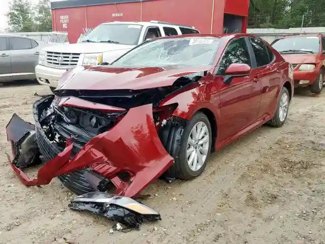 4T1C11AK1LU318248 2020 TOYOTA CAMRY LE-1