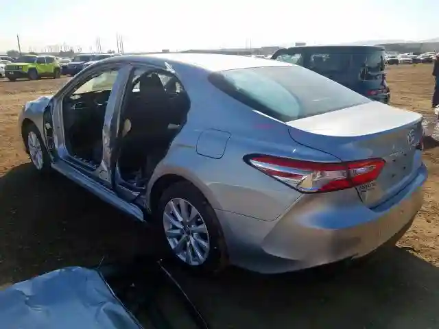4T1B11HK0JU515961 2018 TOYOTA CAMRY L-2