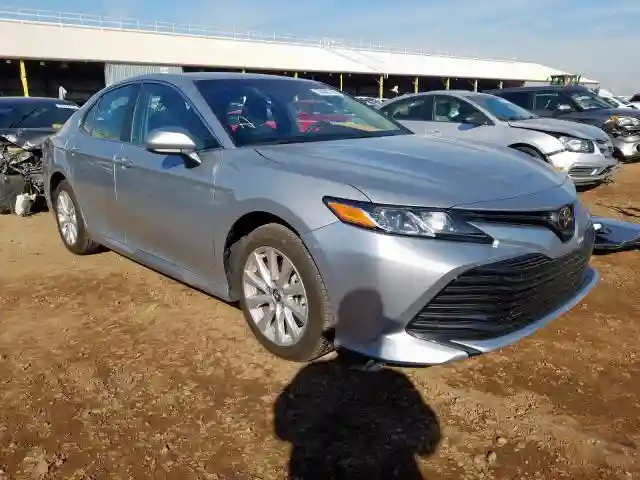 4T1B11HK0JU515961 2018 TOYOTA CAMRY L-0