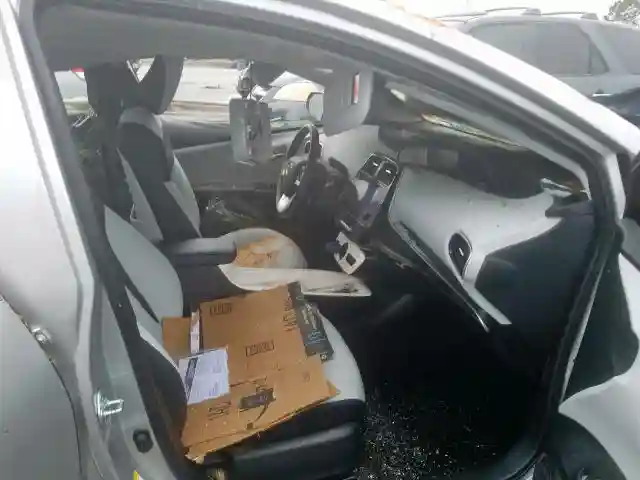JTDKARFU2H3542733 2017 TOYOTA PRIUS-4