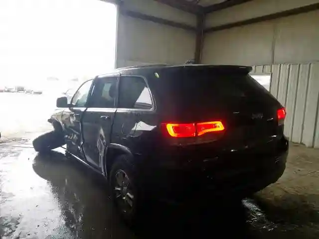 1C4RJFAG4JC147750 2018 JEEP GRAND CHEROKEE LAREDO-2