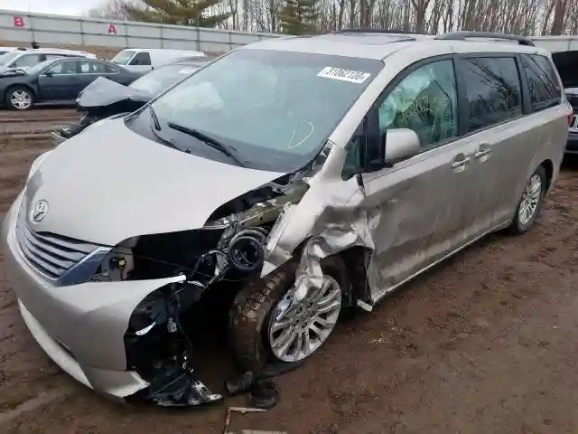 5TDYK3DC8FS654799 2015 TOYOTA SIENNA XLE-1