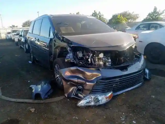 5TDYZ3DC1KS008770 2019 TOYOTA SIENNA XLE-0